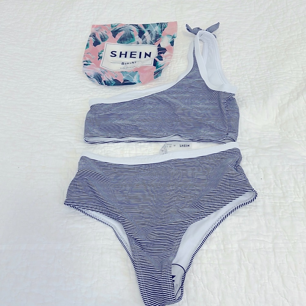 High waisted 2 piece swimsuit size M